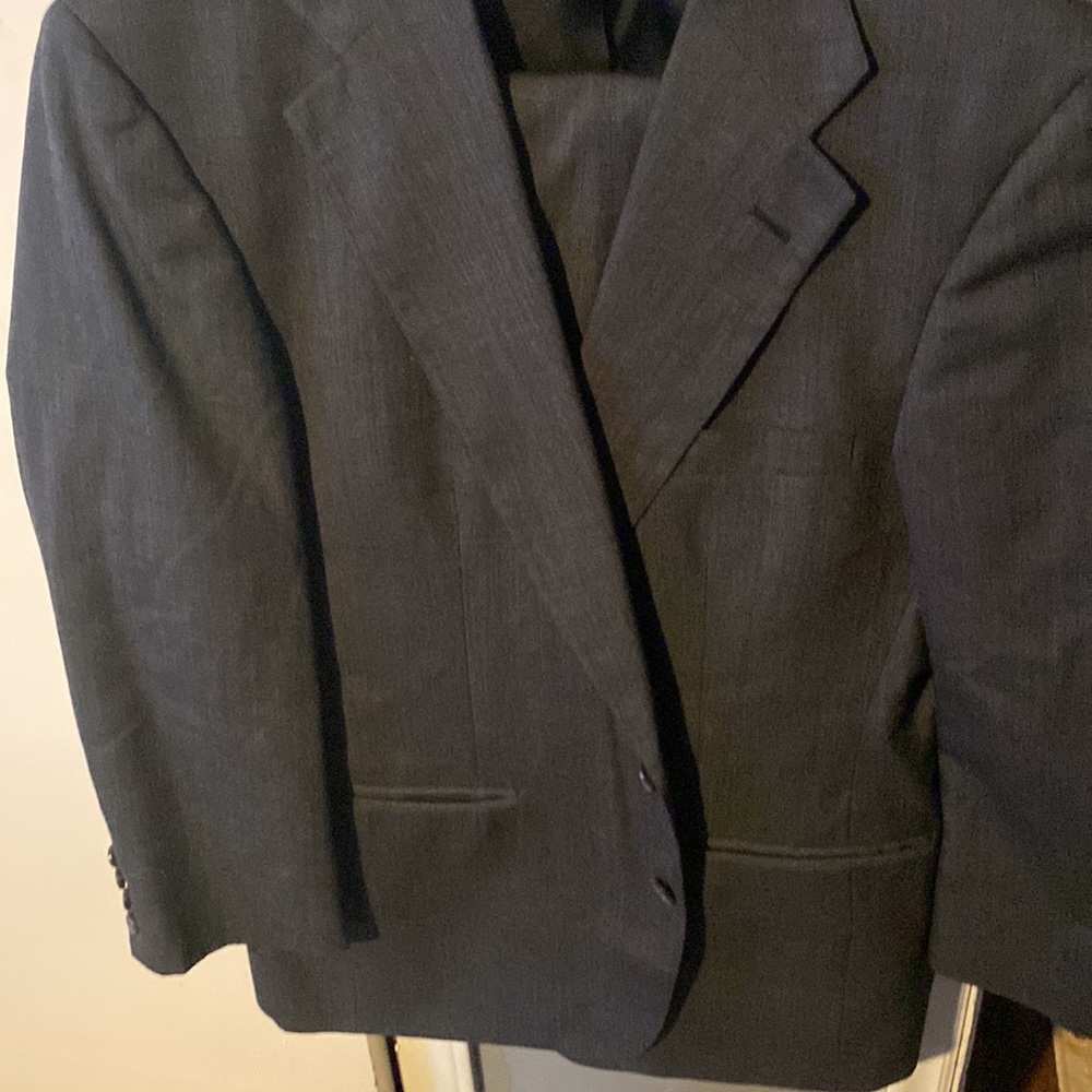 Dark gray suit - Picture 5 of 5
